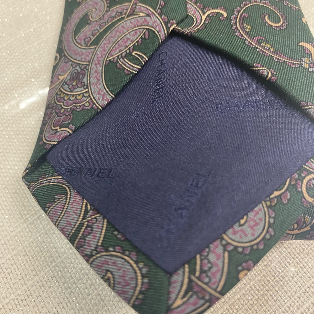 Authentic Chanel Men’s Necktie in Prestigious Condition 🫶🏻🤩🛍️ - Picture 8 of 8